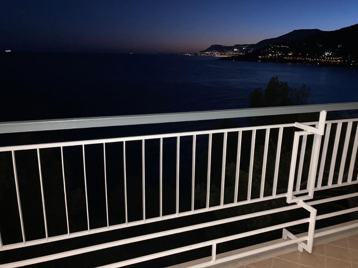 Sea And Monaco Charme View On The Beach Ventimiglia Exterior photo